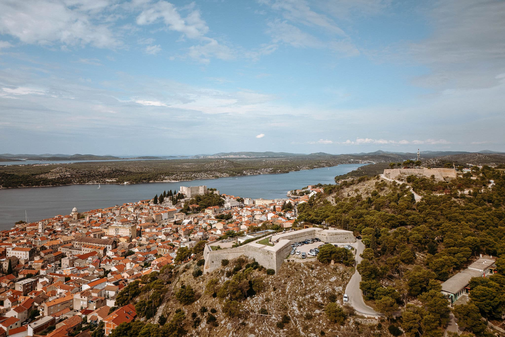 Pogled na Šibenik s tvrđave sv. Ivana
